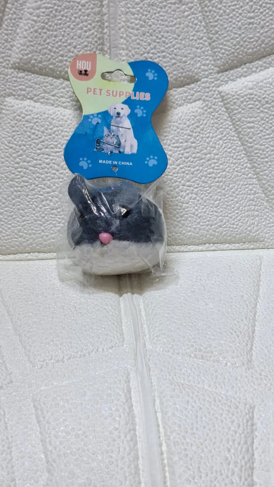Juguetes gatos pequeños y grandes