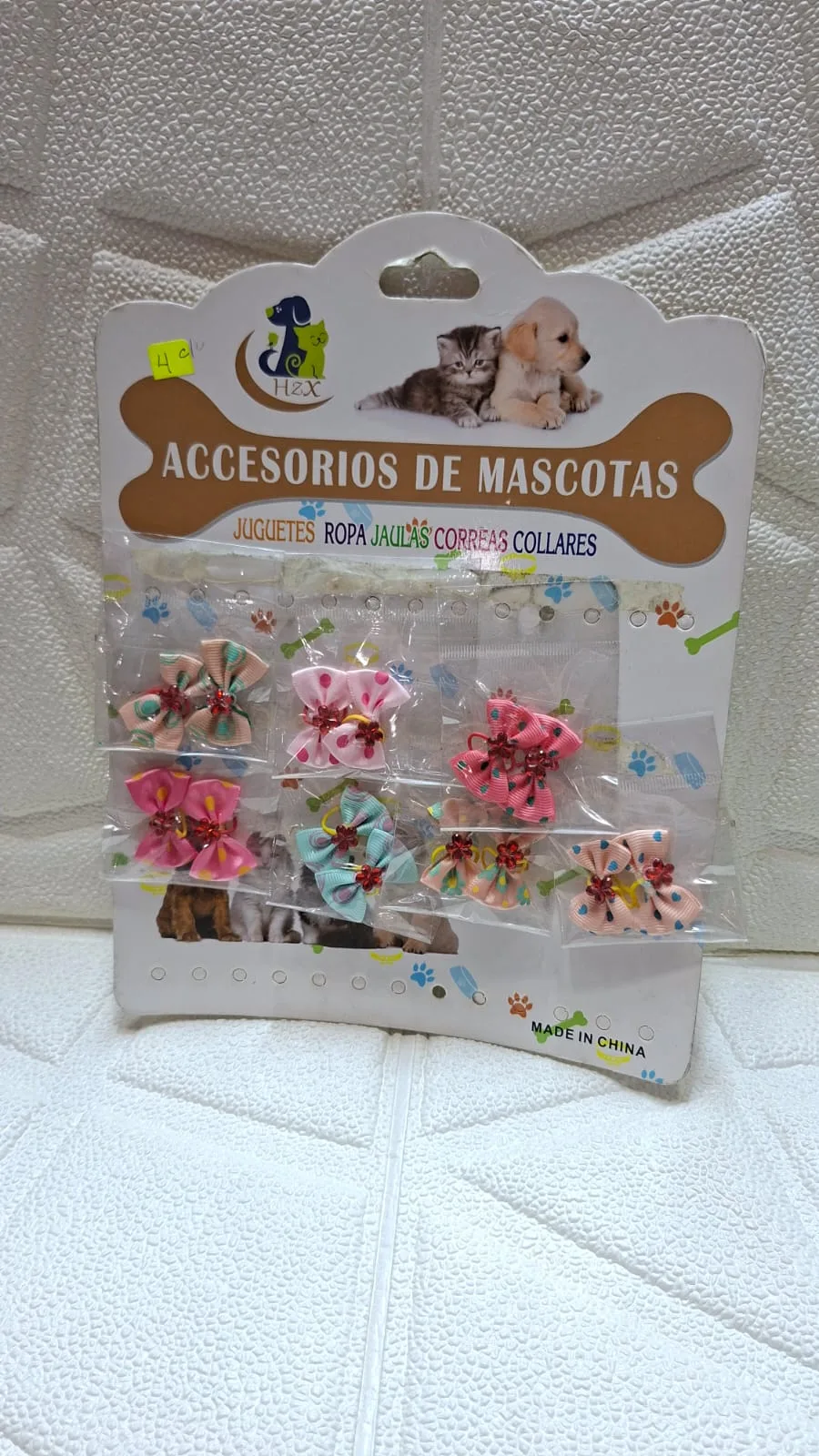 Juguetes gatos y perros pequeños y grandes