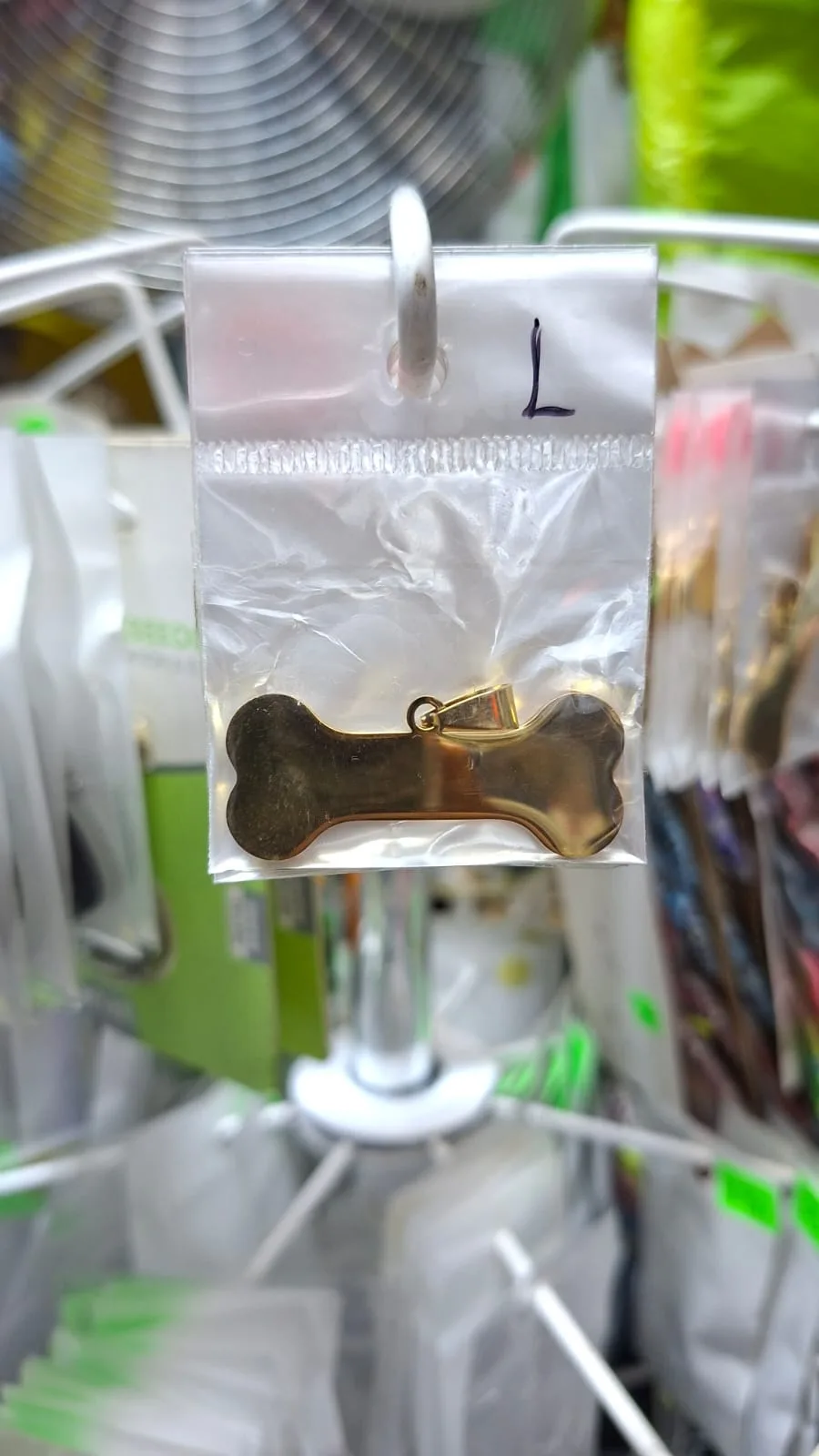 Juguetes perros y gatos pequeños y grandes